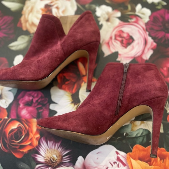 Ava & Aiden Burgundy Suede Pointed Ankle Booties - Picture 5 of 9